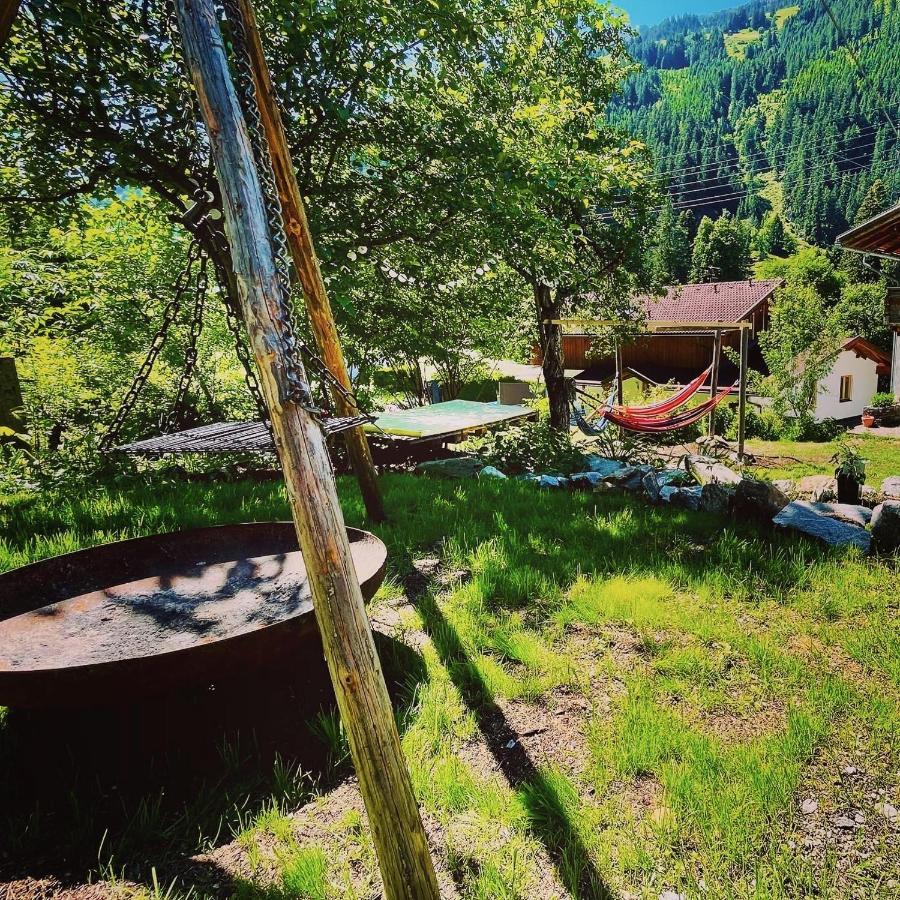 Backyard Mountain Hostel Майерхофен Екстериор снимка